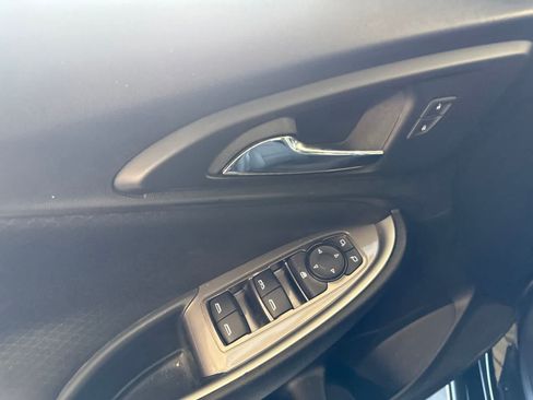 Used 2024 Chevrolet Malibu LT FWD image 17