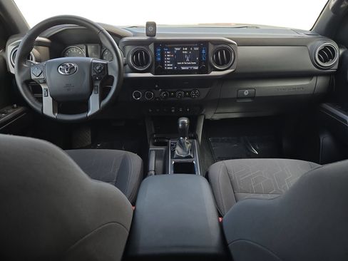 Used 2019 Toyota Tacoma TRD Off-Road w/ Technology Package AWD/4WD image 15