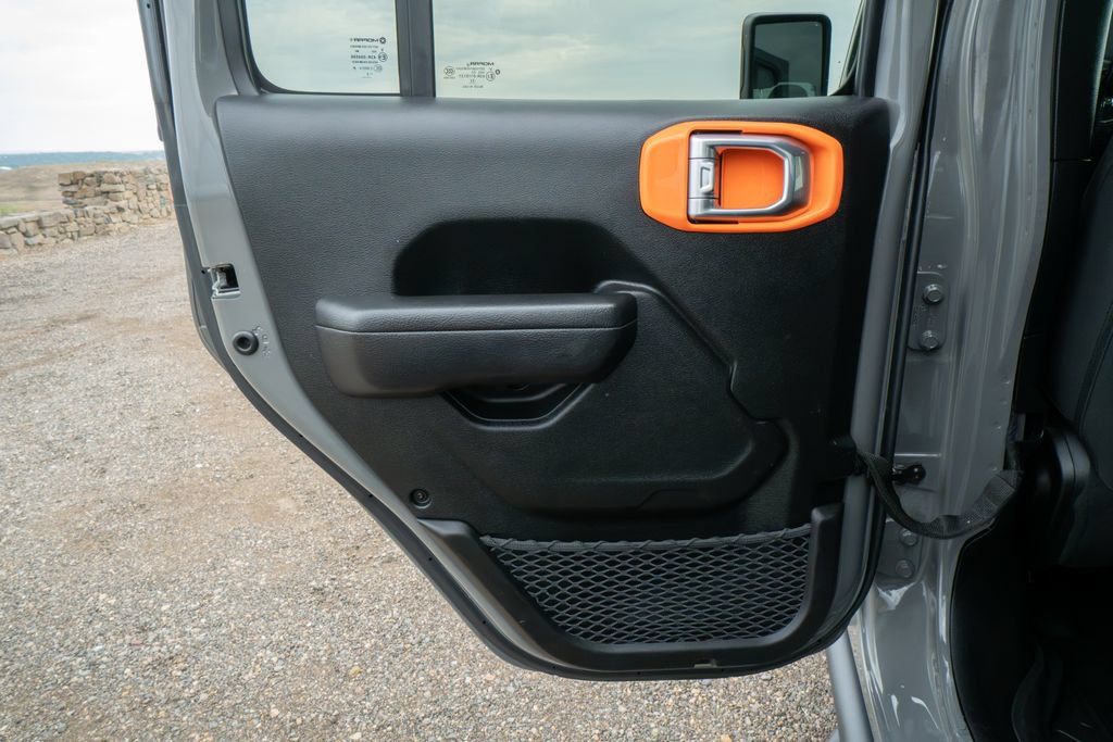 Used 2022 Jeep Gladiator Sport AWD/4WD image 18