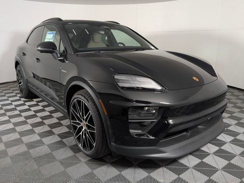 New 2026 Porsche Macan 4 Electric image 9