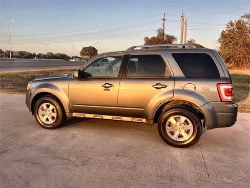 Used 2010 Ford Escape Limited image 4
