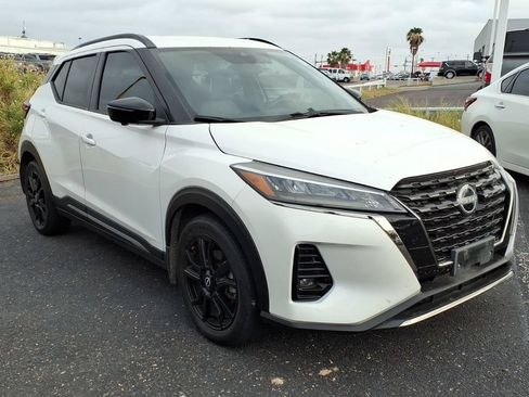 Used 2024 Nissan Kicks SR w/ SR Premium Package FWD image 1