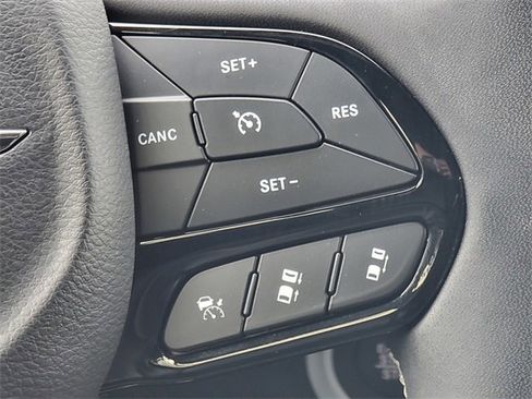 Certified 2023 Chrysler Pacifica Touring-L w/ S Appearance Package image 35