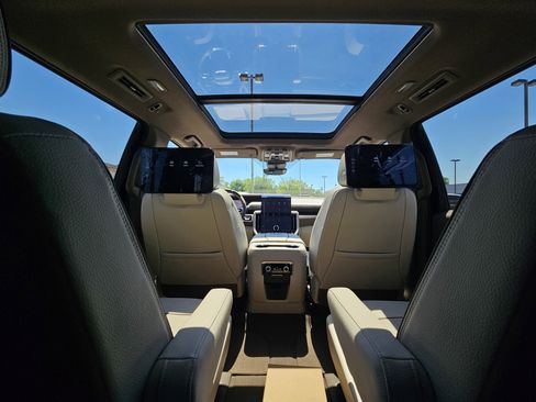 New 2026 GMC Yukon Denali w/ Denali Reserve Package AWD/4WD image 12