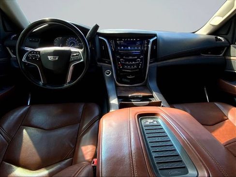 Used 2019 Cadillac Escalade Premium Luxury AWD/4WD image 15