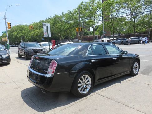 Used 2012 Chrysler 300 Limited RWD image 4