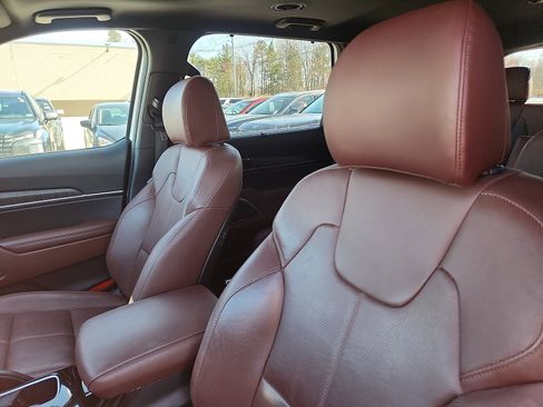 Used 2023 Kia Telluride EX w/ EX Captain's Chair Package AWD/4WD image 23