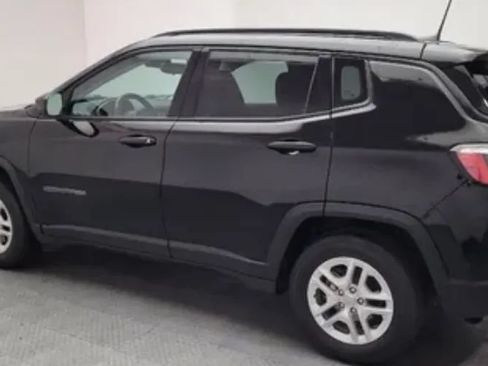 Used 2018 Jeep Compass Sport FWD image 11