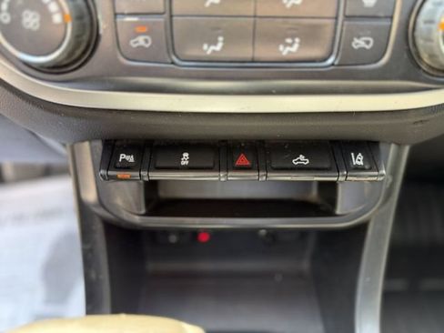 Used 2021 Chevrolet Colorado LT w/ Fleet Safety Package RWD image 21