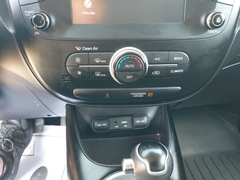 Used 2019 Kia Soul w/ Convenience Package FWD image 17