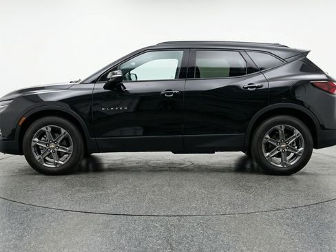 Used 2025 Chevrolet Blazer LT FWD image 5