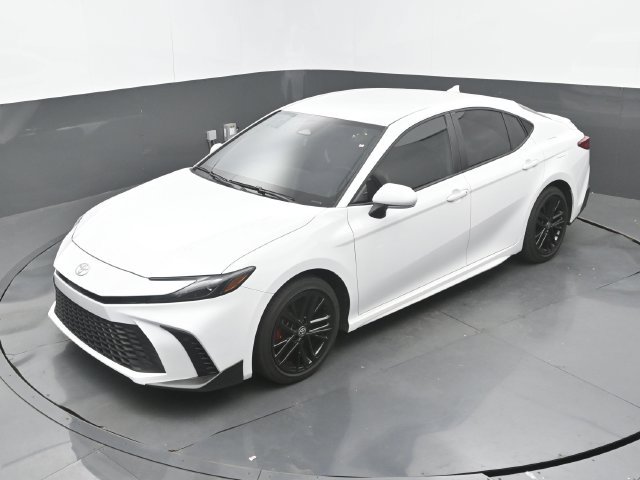 Used 2026 Toyota Camry SE FWD image 16