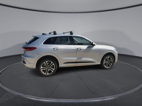 Used 2025 Audi Q5 Premium AWD/4WD image 9