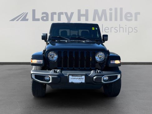 Used 2022 Jeep Gladiator Sport image 8