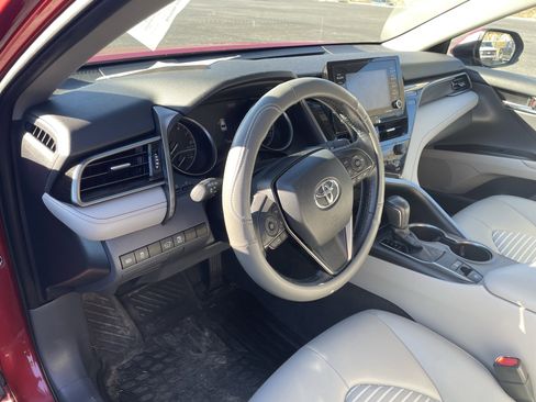 Used 2021 Toyota Camry SE image 8