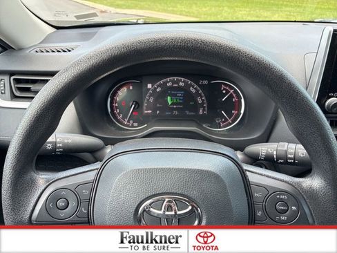 Used 2025 Toyota RAV4 XLE AWD/4WD image 31