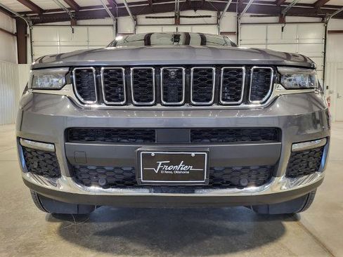 Used 2024 Jeep Grand Cherokee L Limited w/ Luxury Tech Group II image 8
