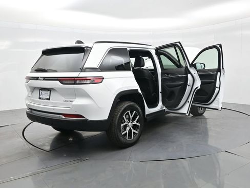 New 2025 Jeep Grand Cherokee Limited image 39