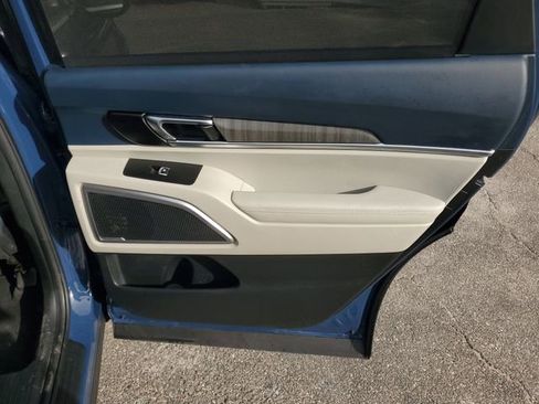 Used 2024 Kia Telluride EX w/ EX Captain's Chair Package image 35