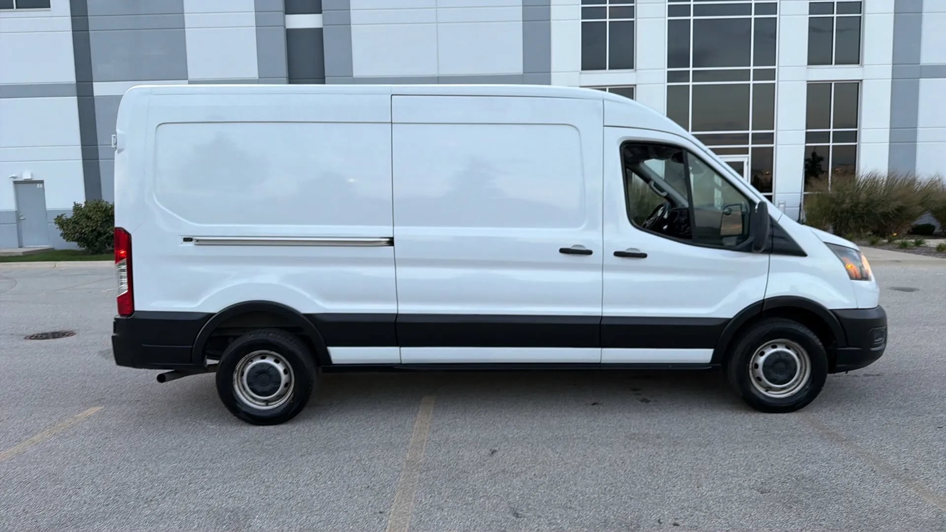 Used 2021 Ford Transit 250 Medium Roof RWD image 4