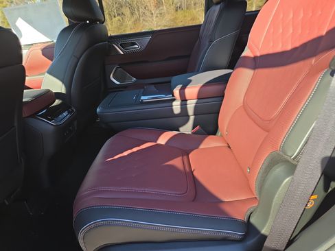 New 2026 INFINITI QX80 Autograph w/ Premium Cargo Package image 6