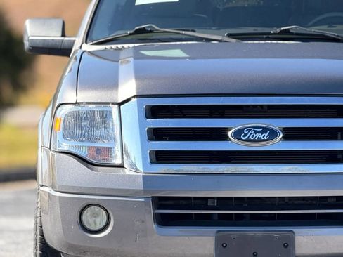 Used 2013 Ford Expedition XLT image 11