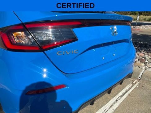Used 2025 Honda Civic Sport image 9