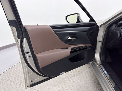 Certified 2023 Lexus ES 250 w/ Premium Package AWD/4WD image 14