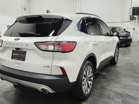 Used 2020 Ford Escape Titanium image 17