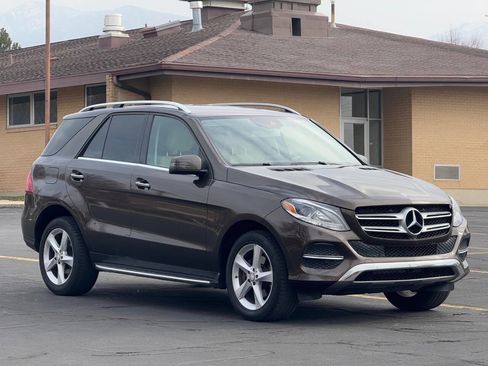 Used 2016 Mercedes-Benz GLE 350 4MATIC image 3