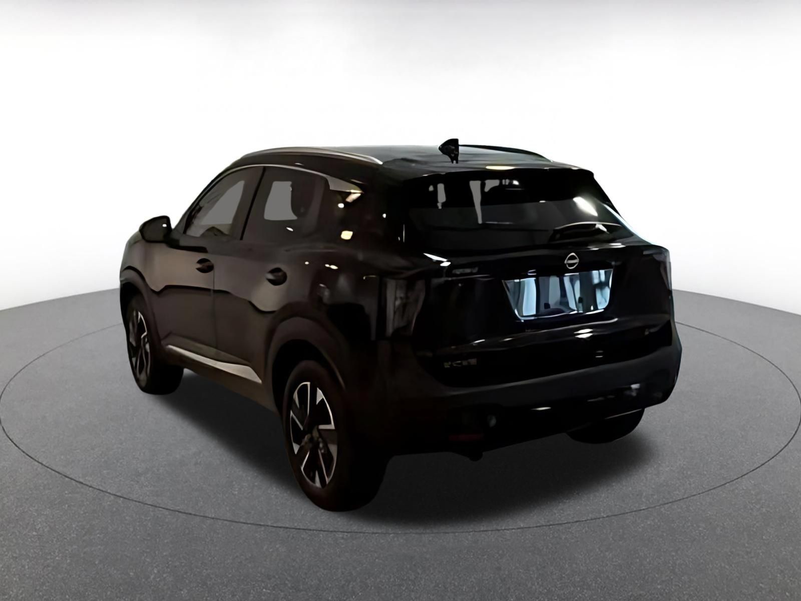 Used 2026 Nissan Kicks SV w/ Cold Weather Package AWD/4WD image 15