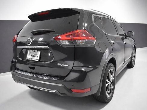Used 2020 Nissan Rogue SV w/ Sun & Sound Touring Package image 8