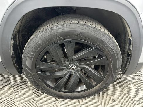 Used 2023 Volkswagen Atlas Cross Sport SE FWD image 13