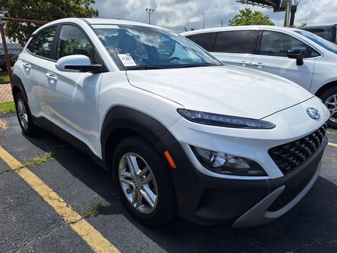 Used 2023 Hyundai Kona SE w/ Cargo Package FWD image 4