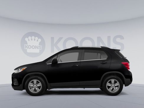 Used 2019 Chevrolet Trax LT w/ LT Convenience Package FWD image 2