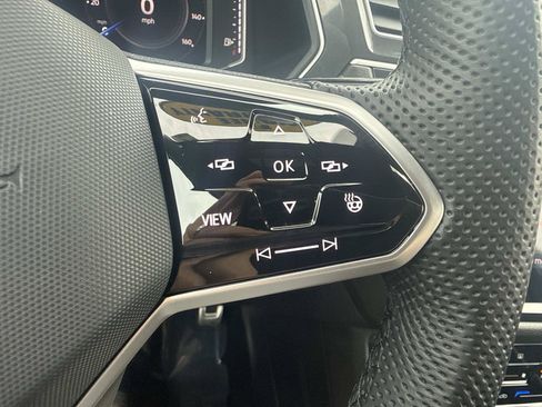 Certified 2024 Volkswagen Tiguan SEL R-Line AWD/4WD image 31