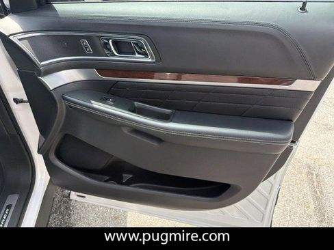 Used 2019 Ford Explorer Platinum AWD/4WD image 14