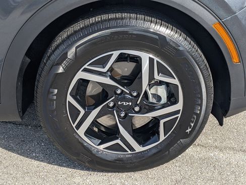 Certified 2023 Kia Sportage LX image 9