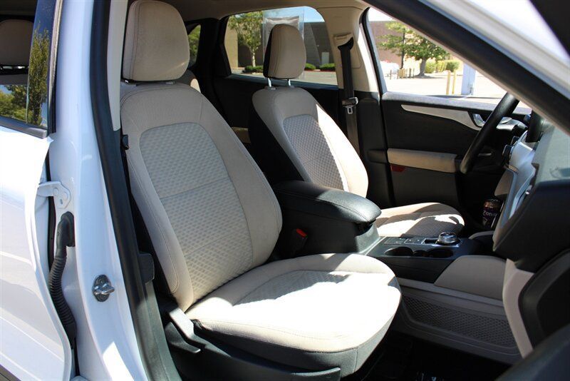 Used 2020 Ford Escape SE AWD/4WD image 16