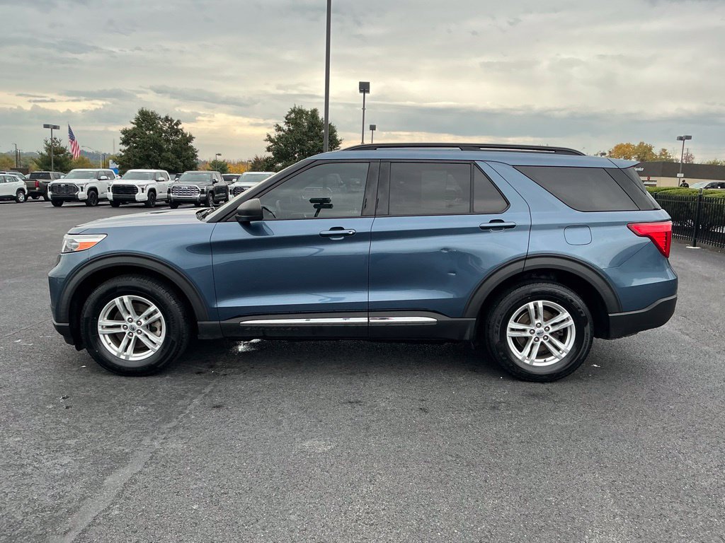 Used 2020 Ford Explorer XLT w/ Equipment Group 202A AWD/4WD image 14