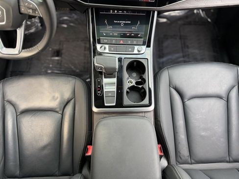 Used 2021 Audi Q8 Premium image 49