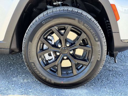 New 2025 Jeep Grand Cherokee L Altitude AWD/4WD image 25