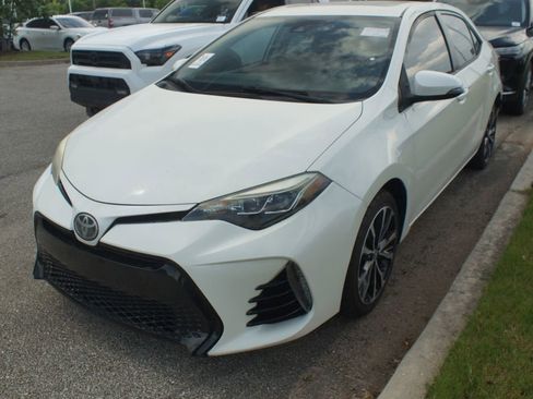 Used 2017 Toyota Corolla SE FWD image 5