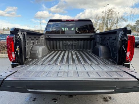 Used 2025 GMC Sierra 1500 AT4 w/ AT4 Premium Package image 11