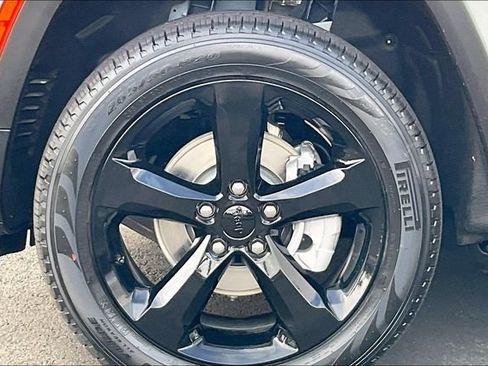 New 2025 Jeep Grand Cherokee Limited w/ Black Appearance Package image 13