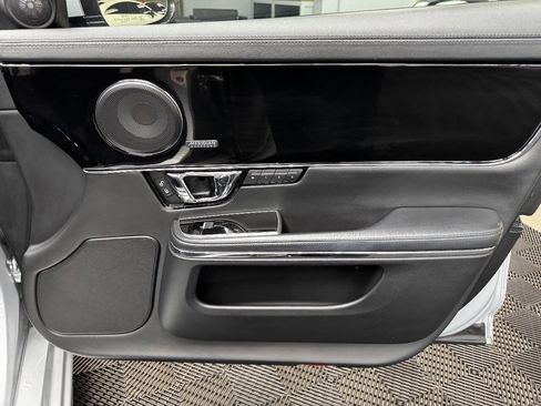 Used 2016 Jaguar XJ R-Sport image 57