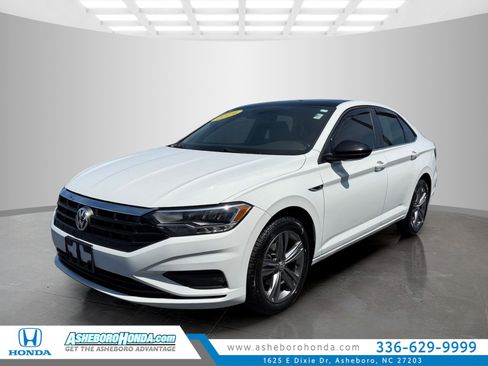 Used 2019 Volkswagen Jetta R-Line w/ R-Line Cold Weather Package FWD image 1