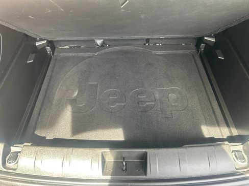 Used 2017 Jeep Renegade Latitude AWD/4WD image 21