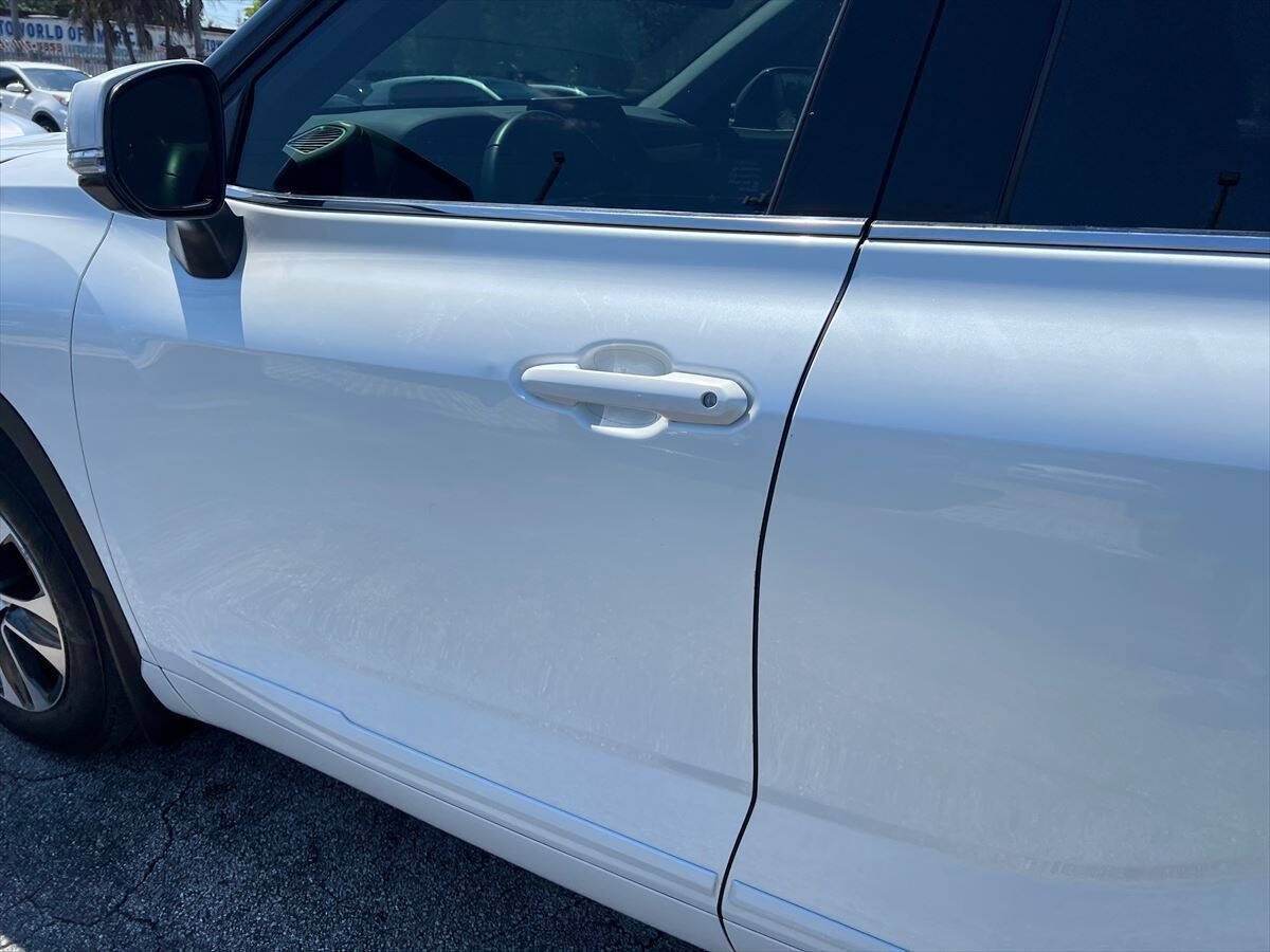 Used 2022 Toyota Highlander XLE AWD/4WD image 20