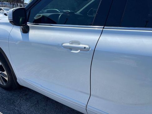 Used 2022 Toyota Highlander XLE AWD/4WD image 20